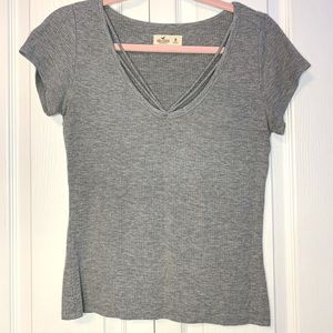 Hollister | Women’s Grey Front Detail Tee